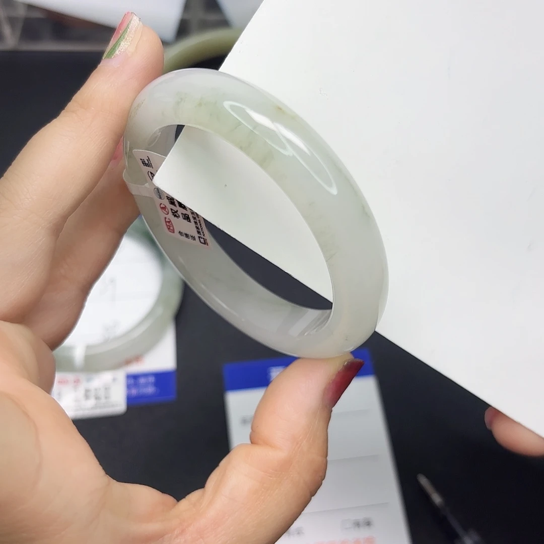 石英质玉未镶嵌手镯25/5453