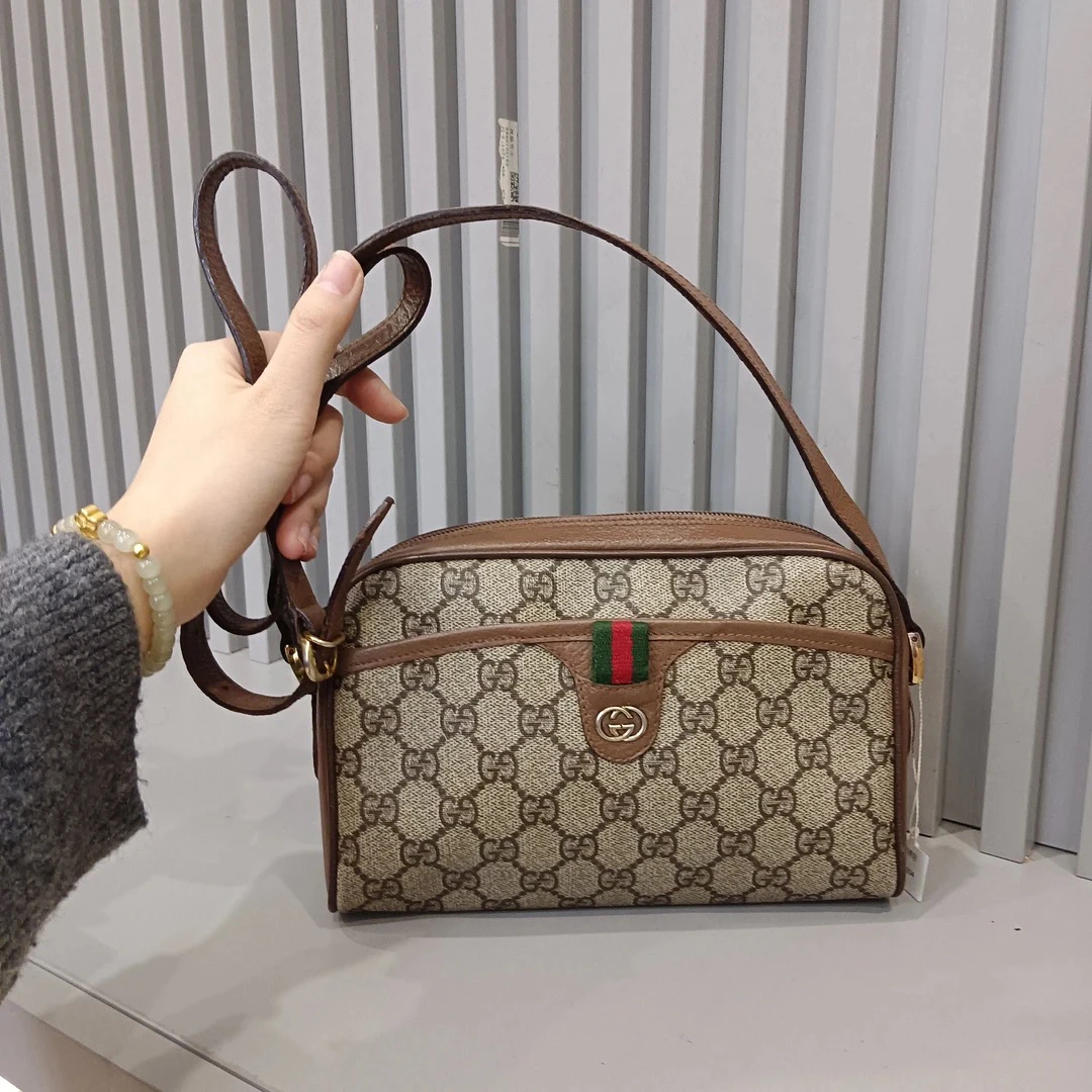 95新 GUCCI/古驰 兔兔奢 /古驰斜挎包/250303004