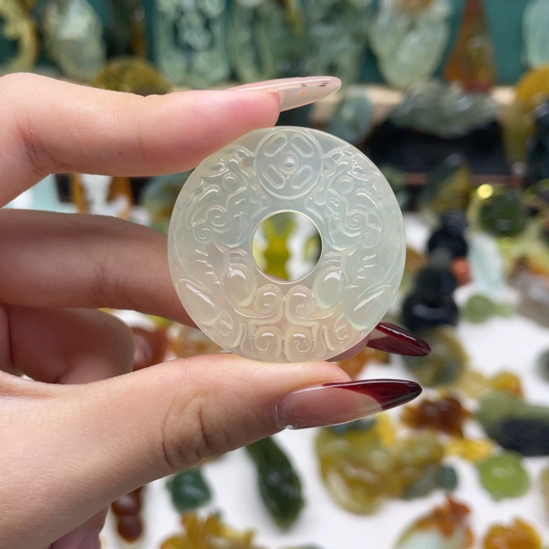 蛇纹石玉颈饰未镶嵌