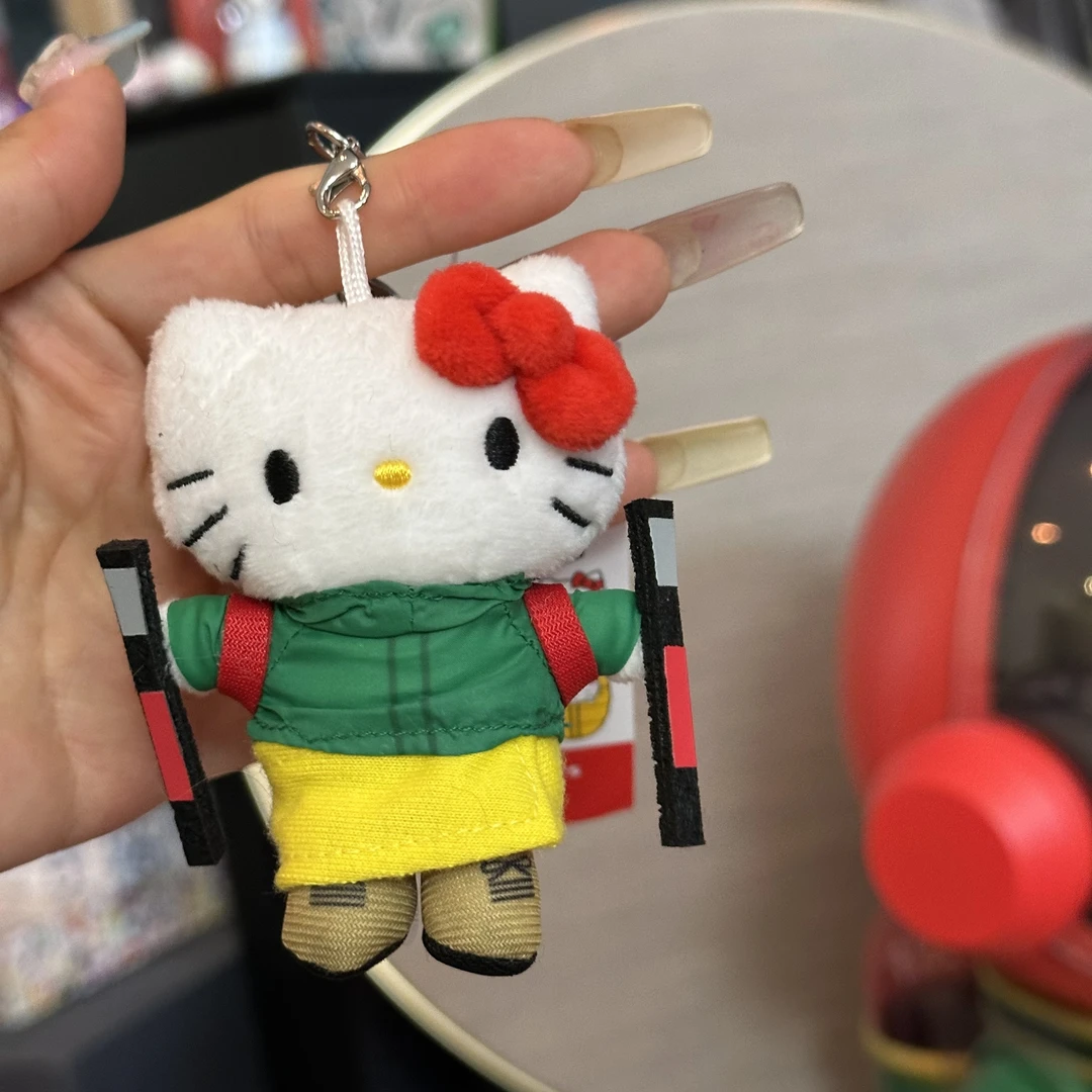 【东京限定】Hello Kitty 绿色小衣服Kitty 玩偶钥匙扣