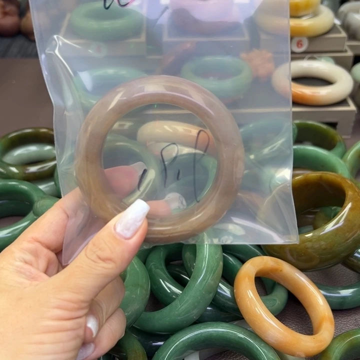 石英岩玉手镯未镶嵌无**敌