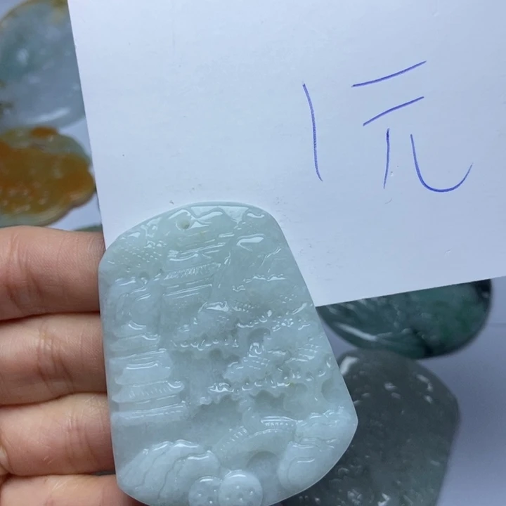 翡翠颈饰未镶嵌青***芳翡翠