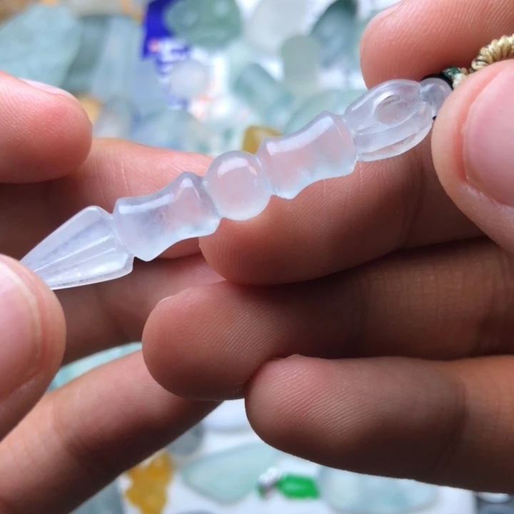 定制翡翠未镶嵌挂件