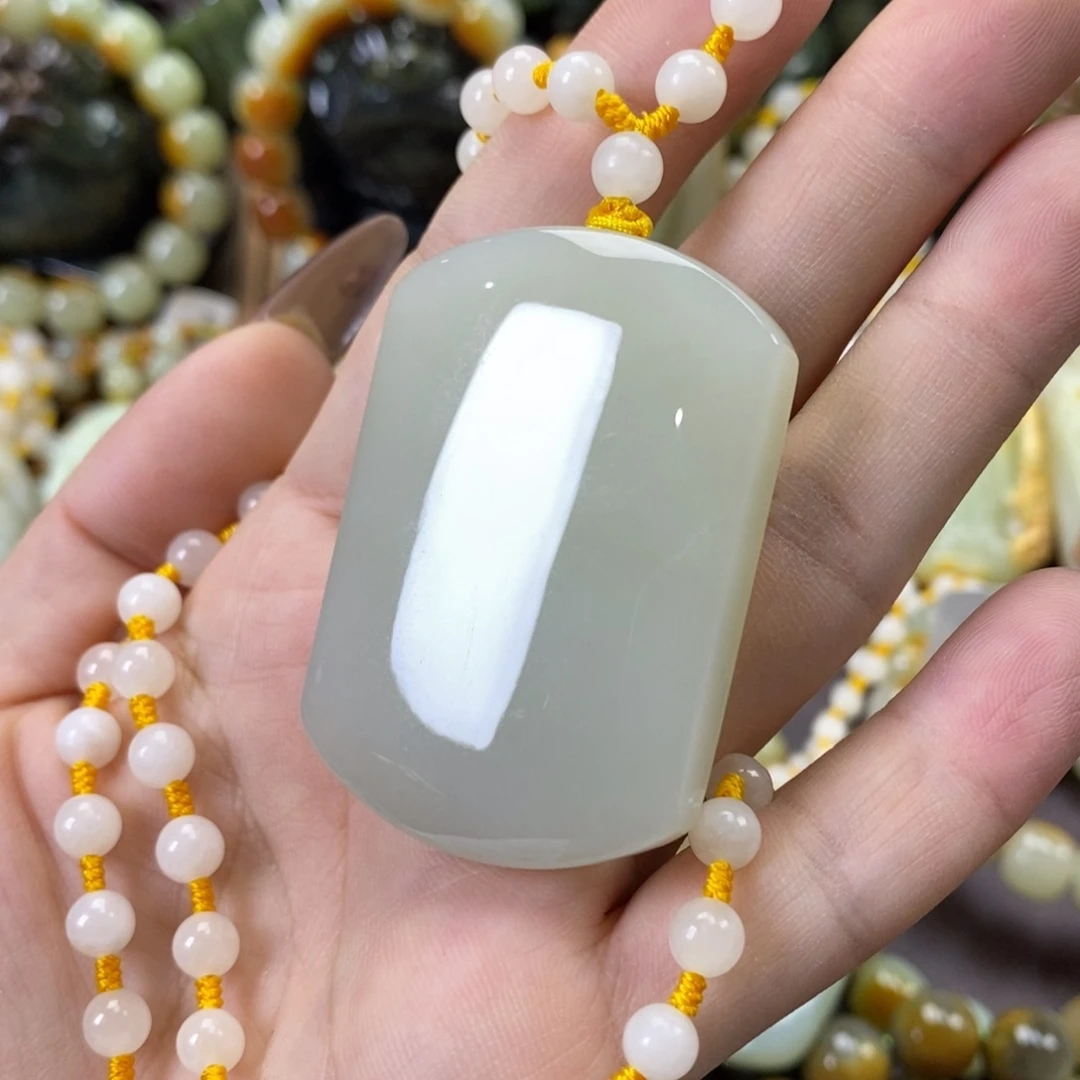 未镶嵌透闪石质玉挂件喆**爹