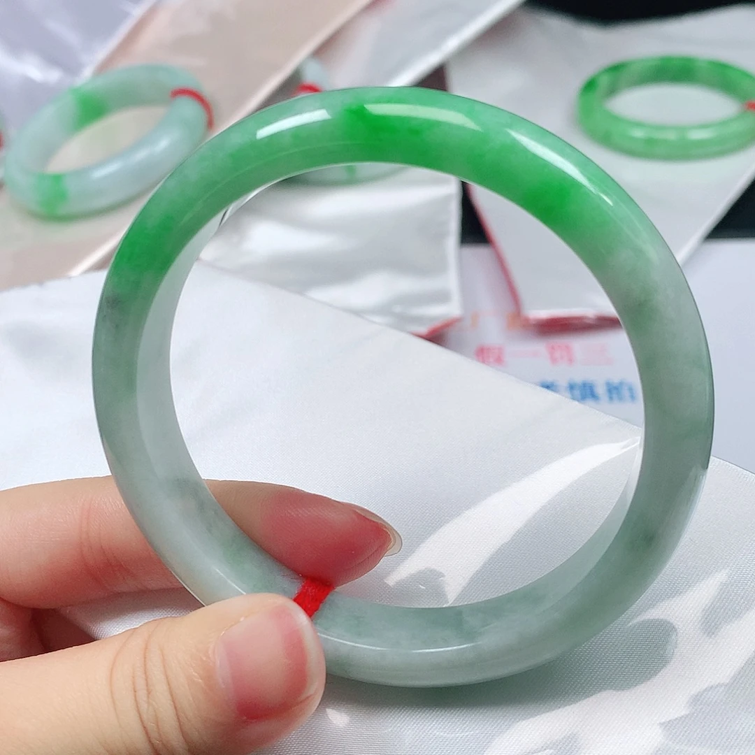 翡翠未镶嵌手镯688 63圈