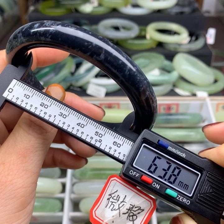蛇纹石玉未镶嵌手镯523