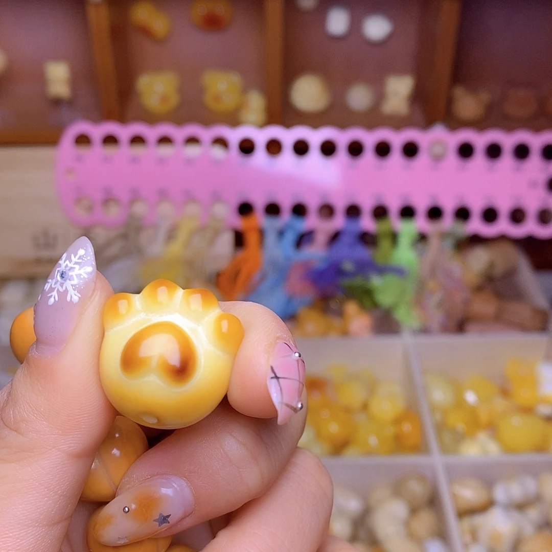 猴头核桃吊坠黄猫抓