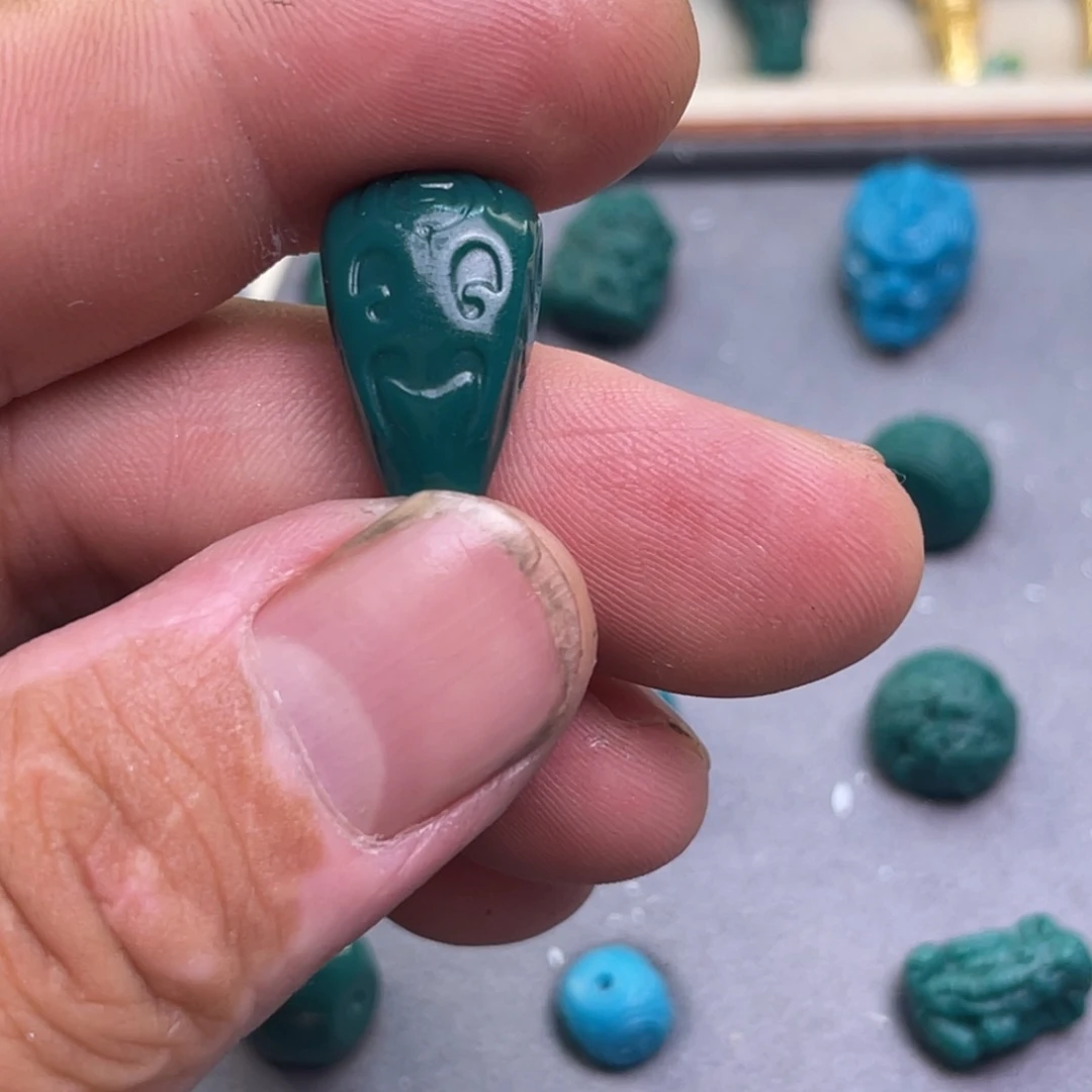 大***少琉璃颈饰48纯粉漏价