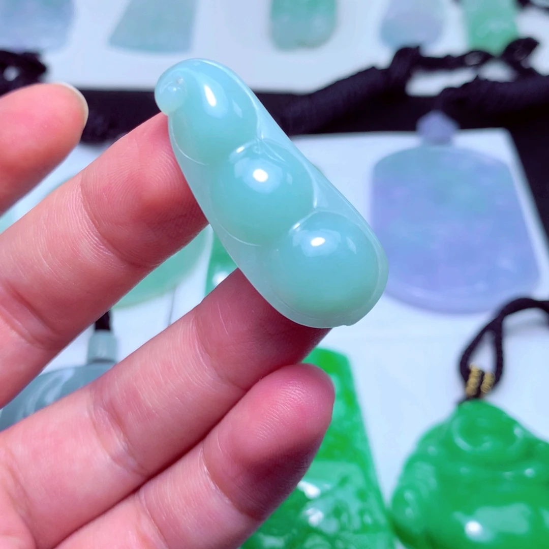 翡翠未镶嵌颈饰天然A货翡翠