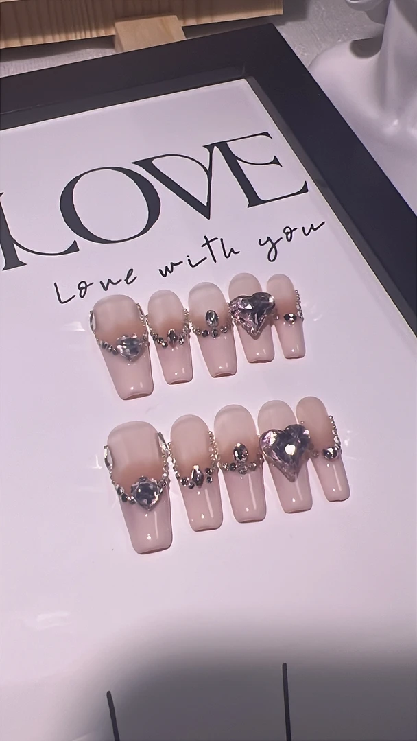 纯手工法式爆闪蜜桃歪心镶钻美甲贴片穿戴甲