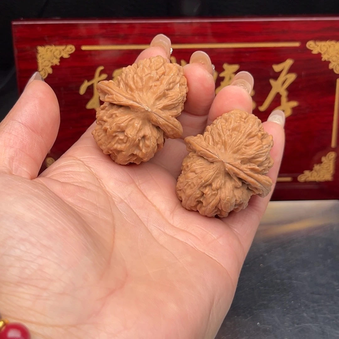 文玩核桃吊坠小*兽方块