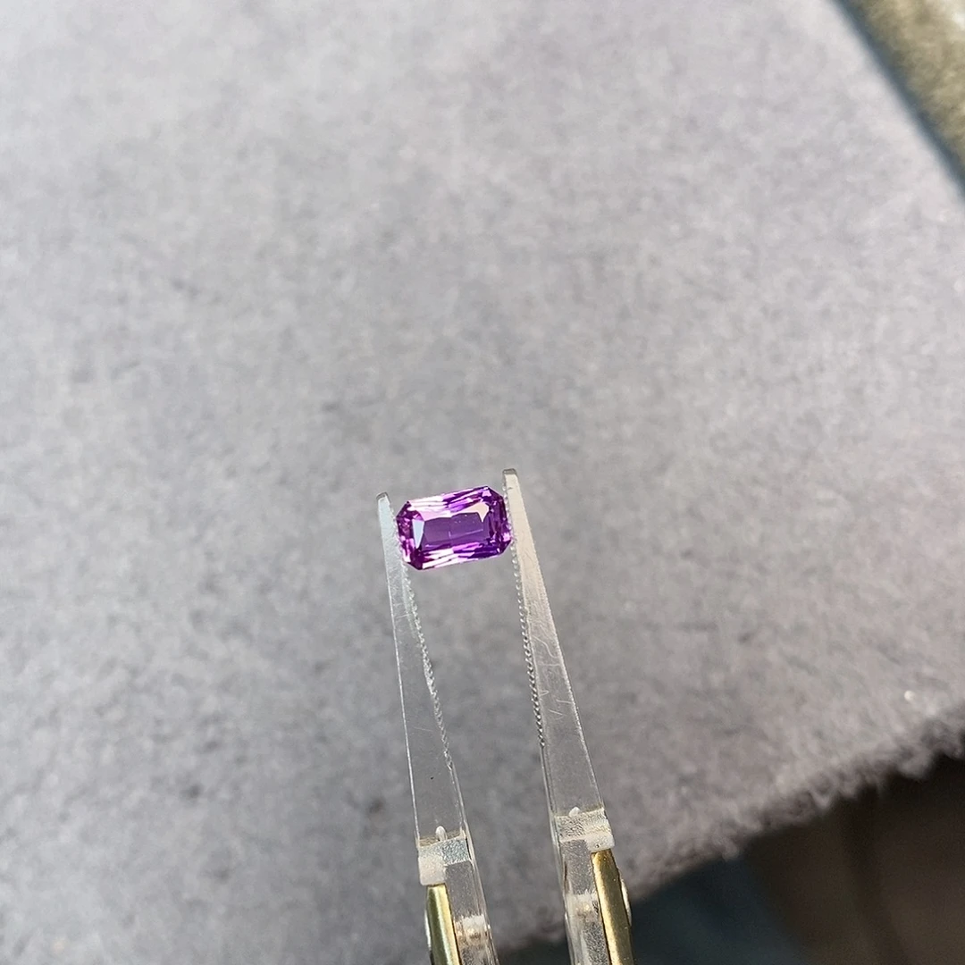 彩色蓝宝石裸石1.13ct 吉尔德 无烧薰衣草