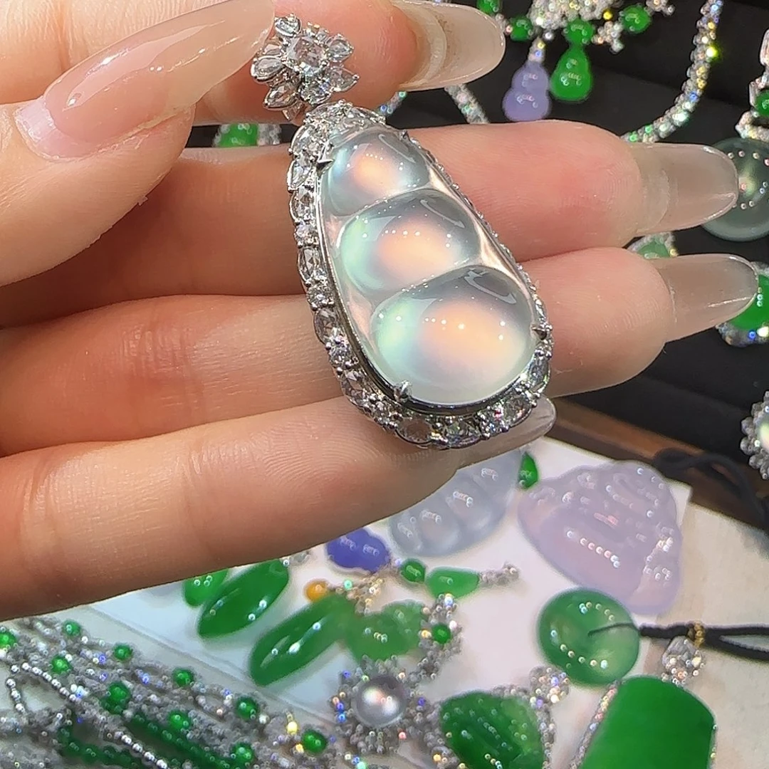 翡翠18K金镶嵌戒指