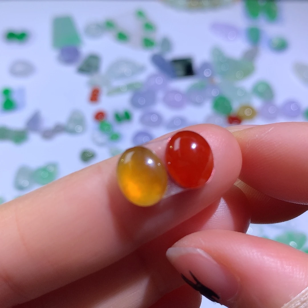 翡翠颈饰未镶嵌耳钉