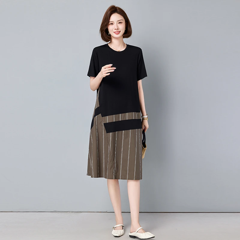 撞色拼接连衣裙女夏季设计感2025新款妈妈遮肚宽松大码圆领裙子女