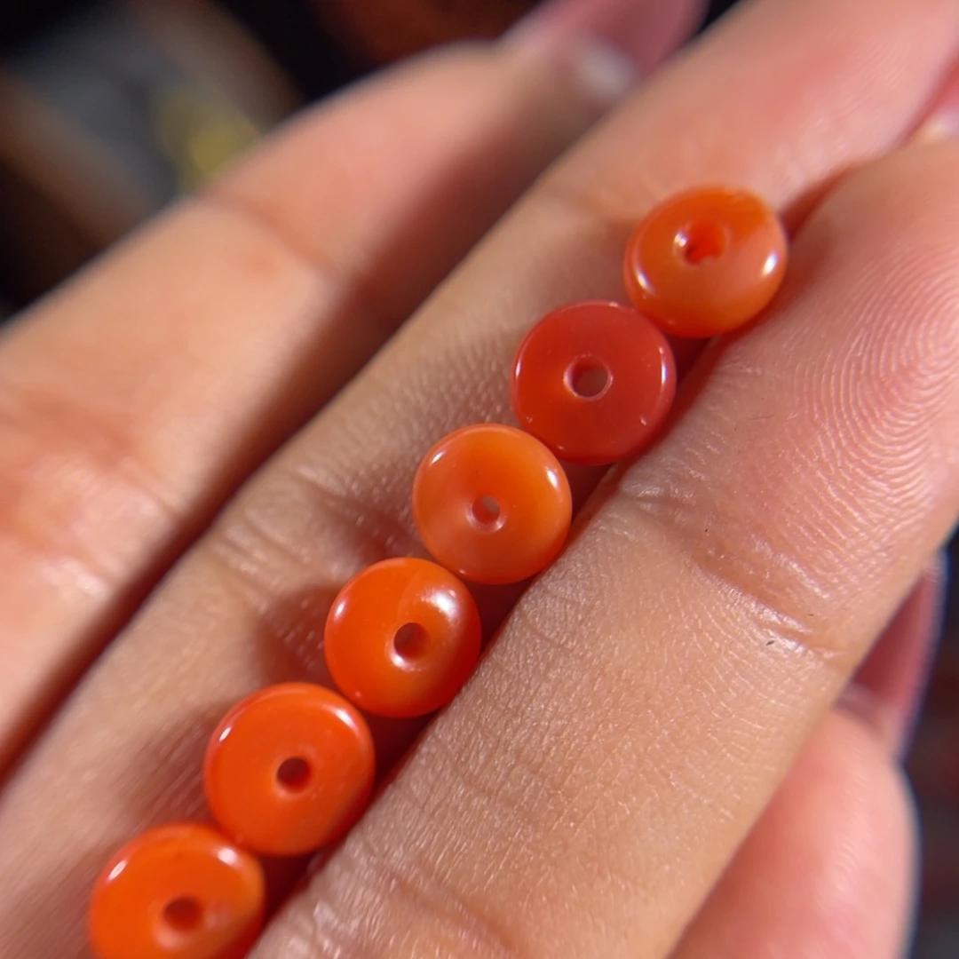 南红玛瑙滴水洞隔片有裂不退换未镶嵌