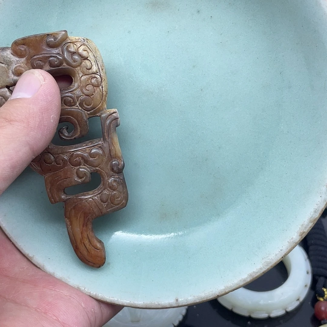 瓷片清代豆青釉盘子