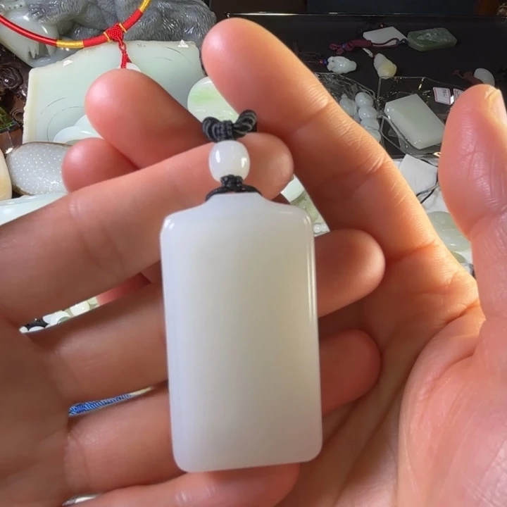 王***炸和田玉未镶嵌颈饰