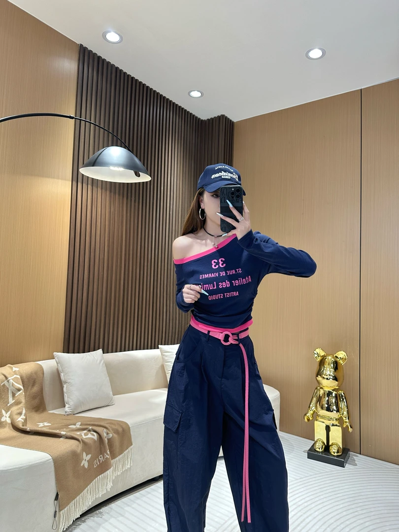 DA8860 早秋纯欲辣妹拼接撞色斜肩印花小字母褶皱收腰修身长袖T恤