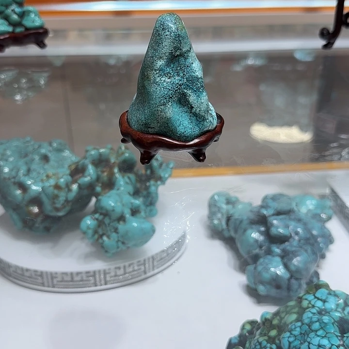 神***成石材精品案头摆件