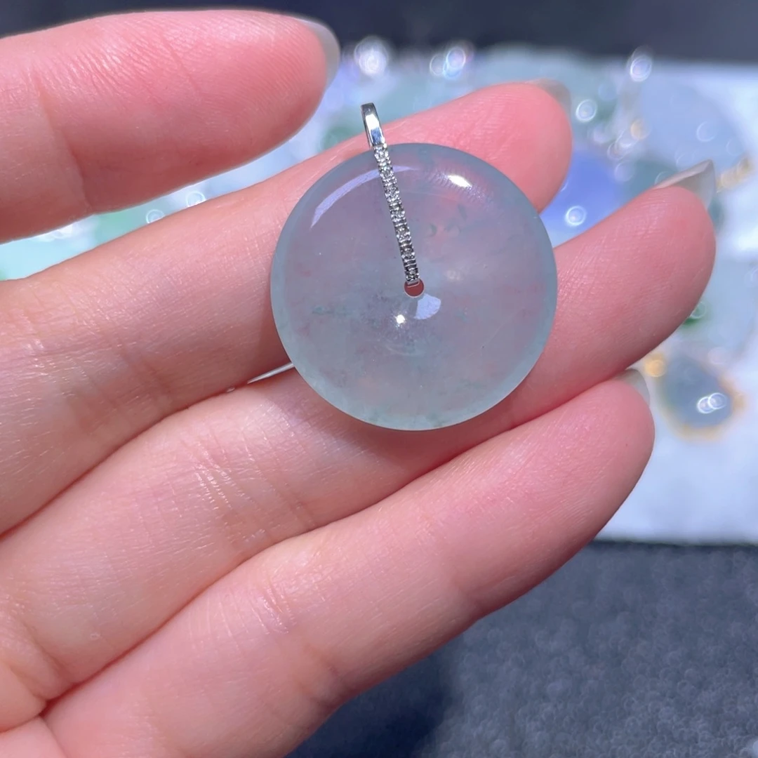 翡翠18K金镶嵌颈饰翡翠