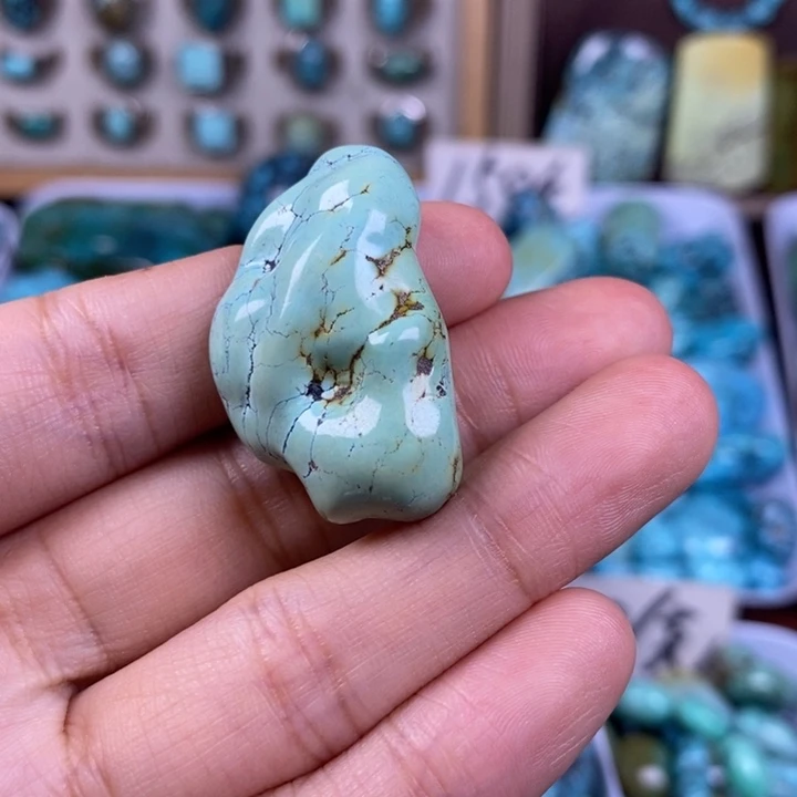 绿松石未镶嵌颈饰