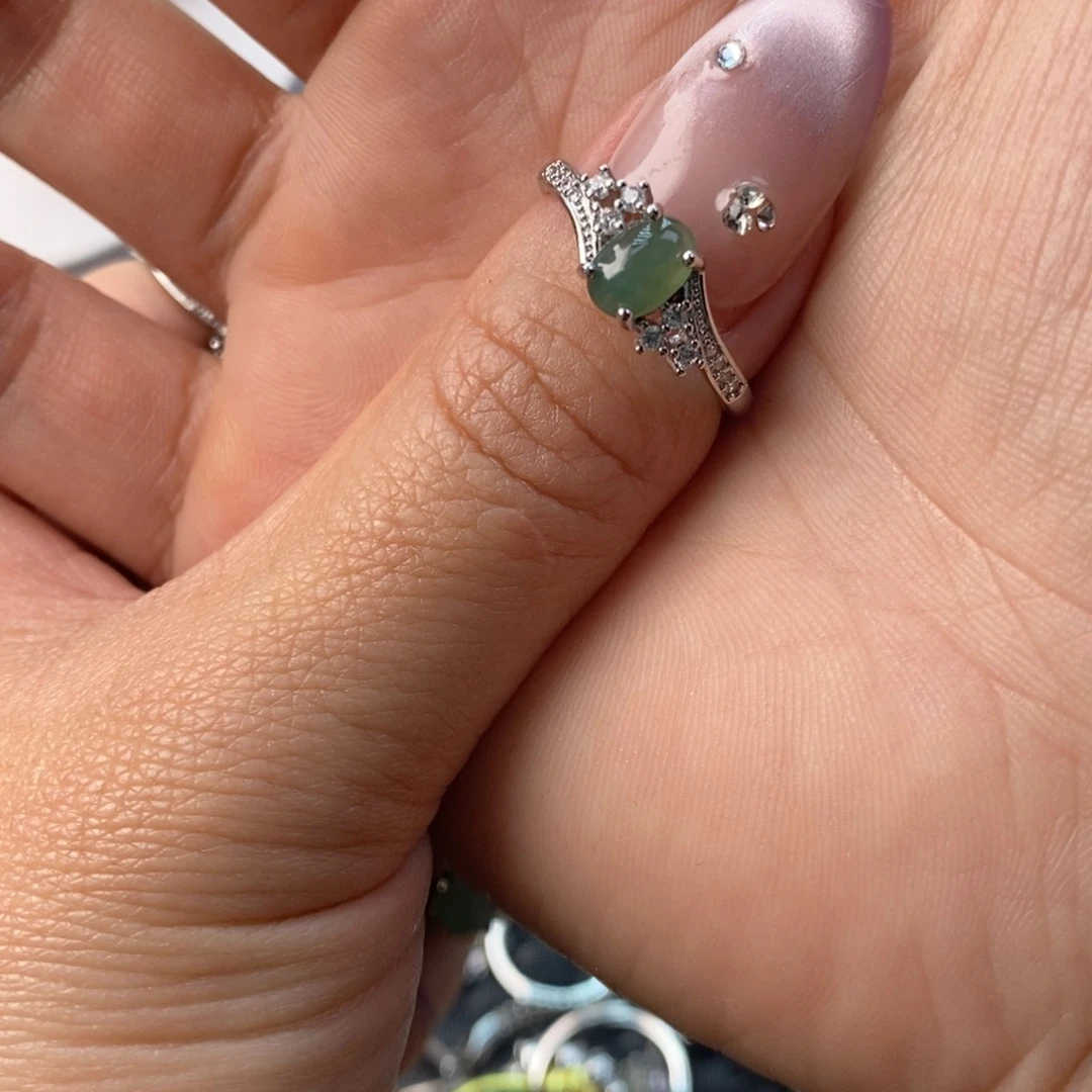 今***点翡翠未镶嵌戒指缅甸
