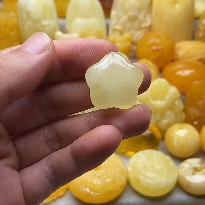 琥珀颈饰未镶嵌琥珀蜜蜡吊坠