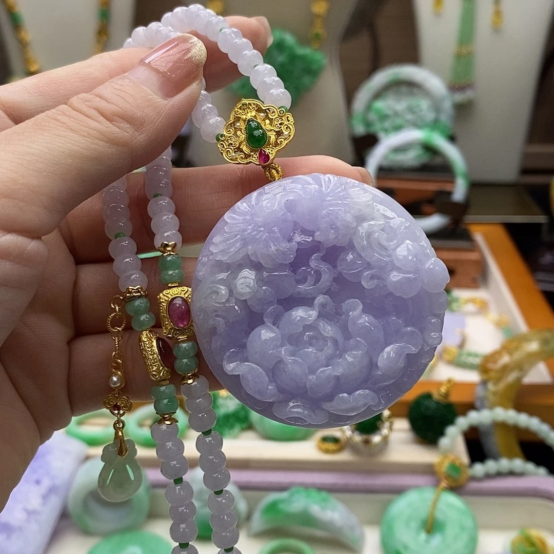 颈饰未镶嵌翡翠天然