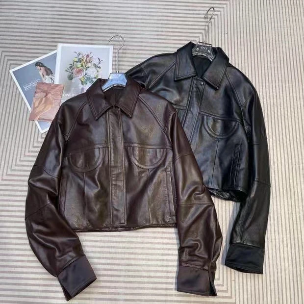 【柏卉服饰】翻领拼袖皮衣