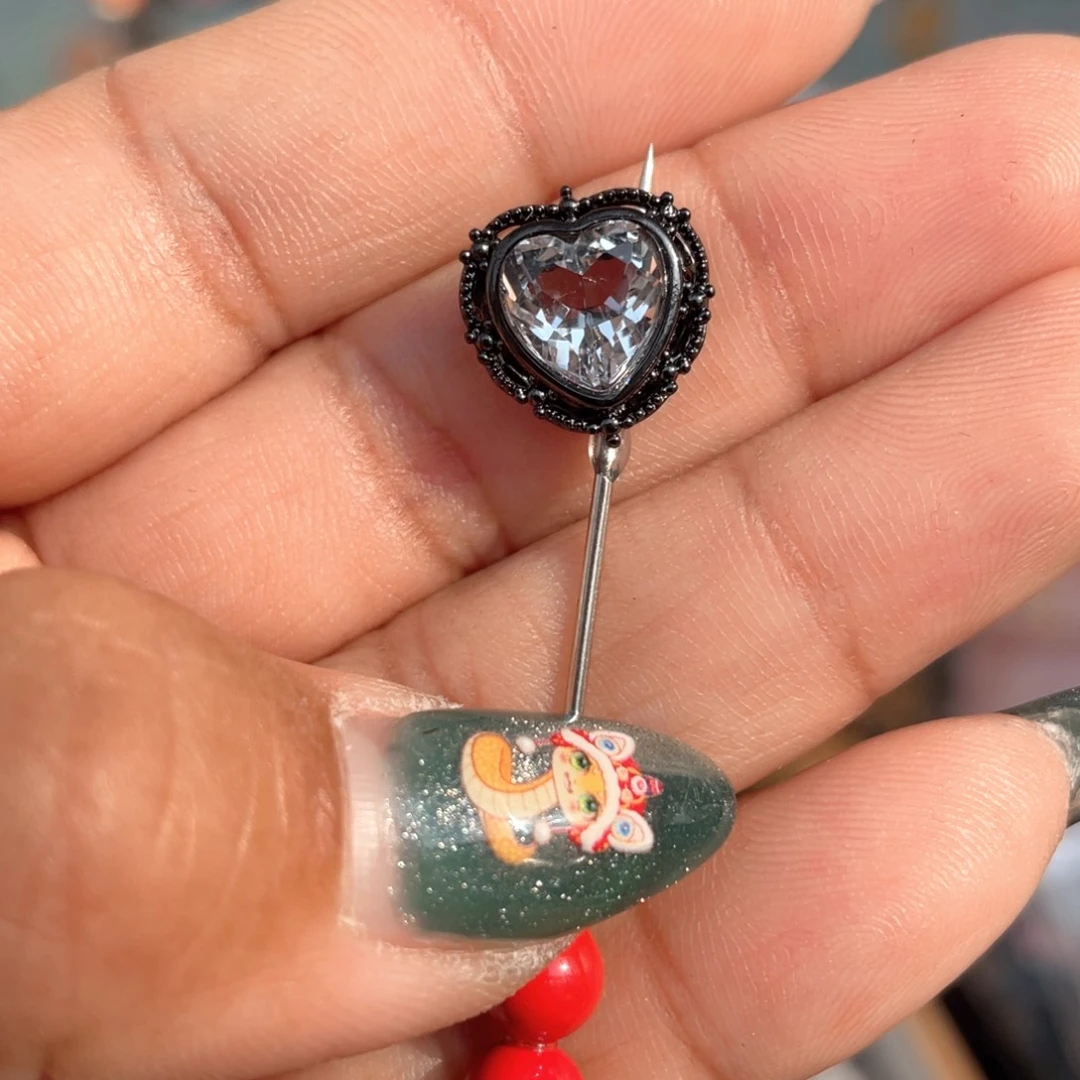 水晶手串未镶嵌白水晶心形魔盒一个