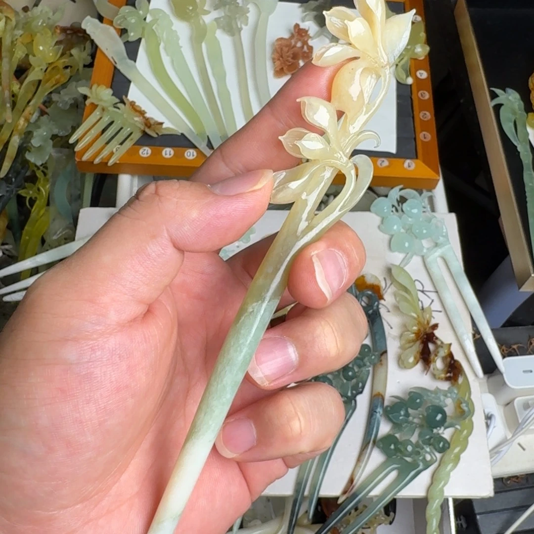 蛇纹石玉未镶嵌发饰