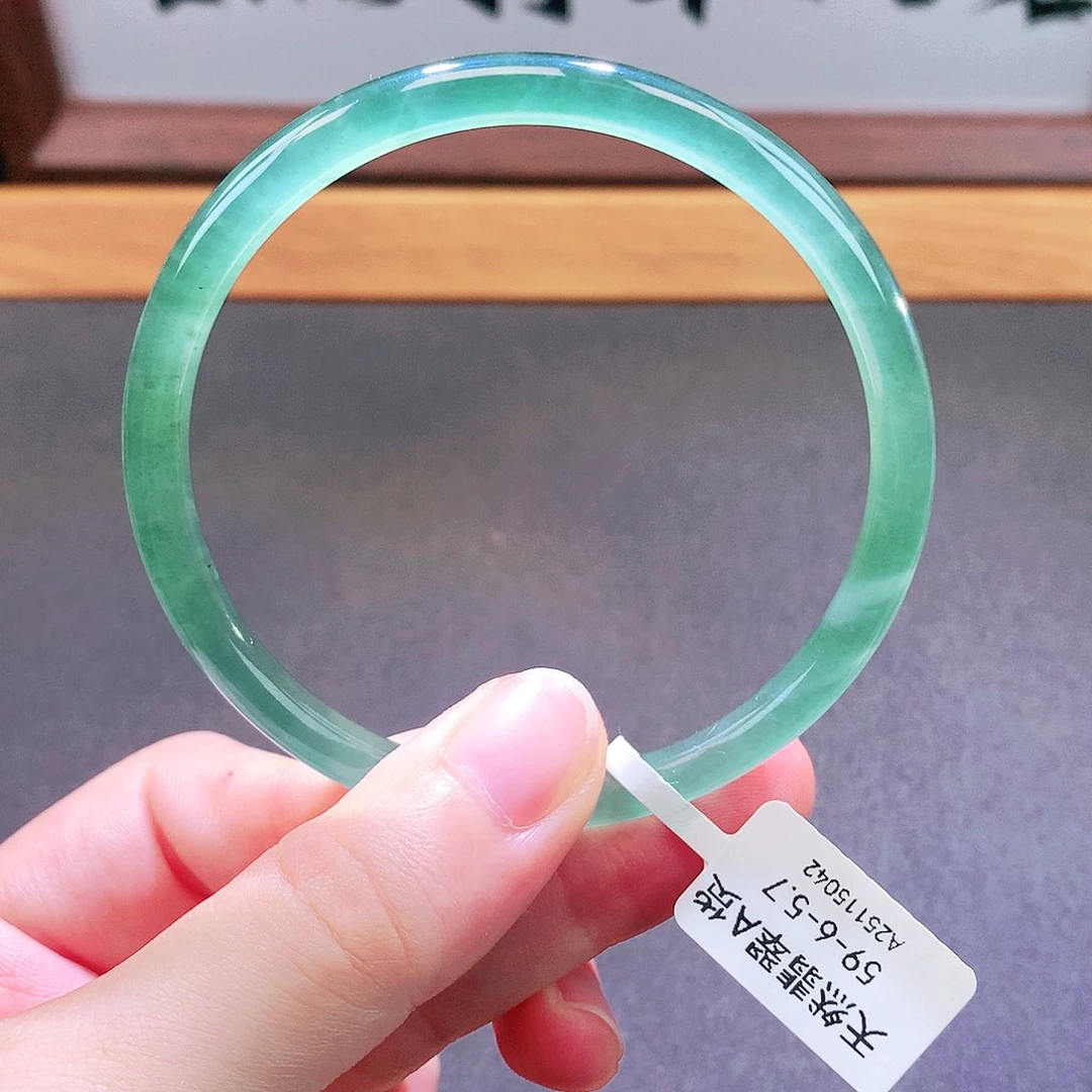 翡翠未镶嵌手镯天然翡翠