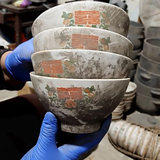 摆件盘子碗茶壶啥都有