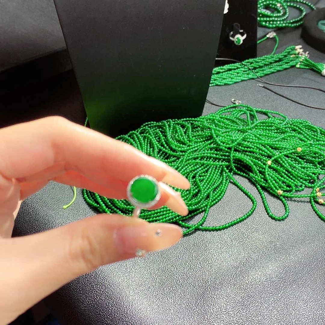 翡翠手链未镶嵌翡翠