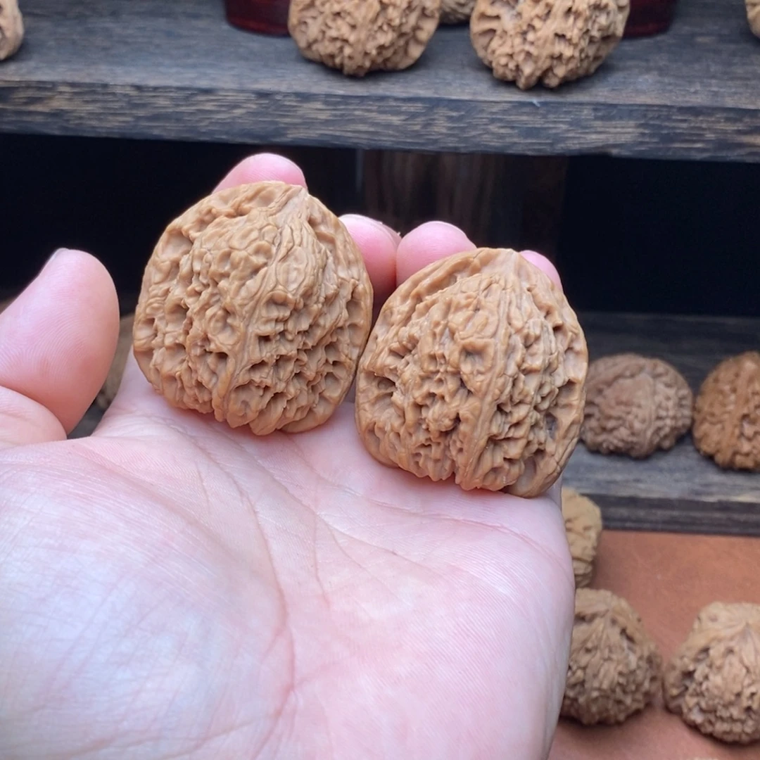 核桃南将石高炮文玩