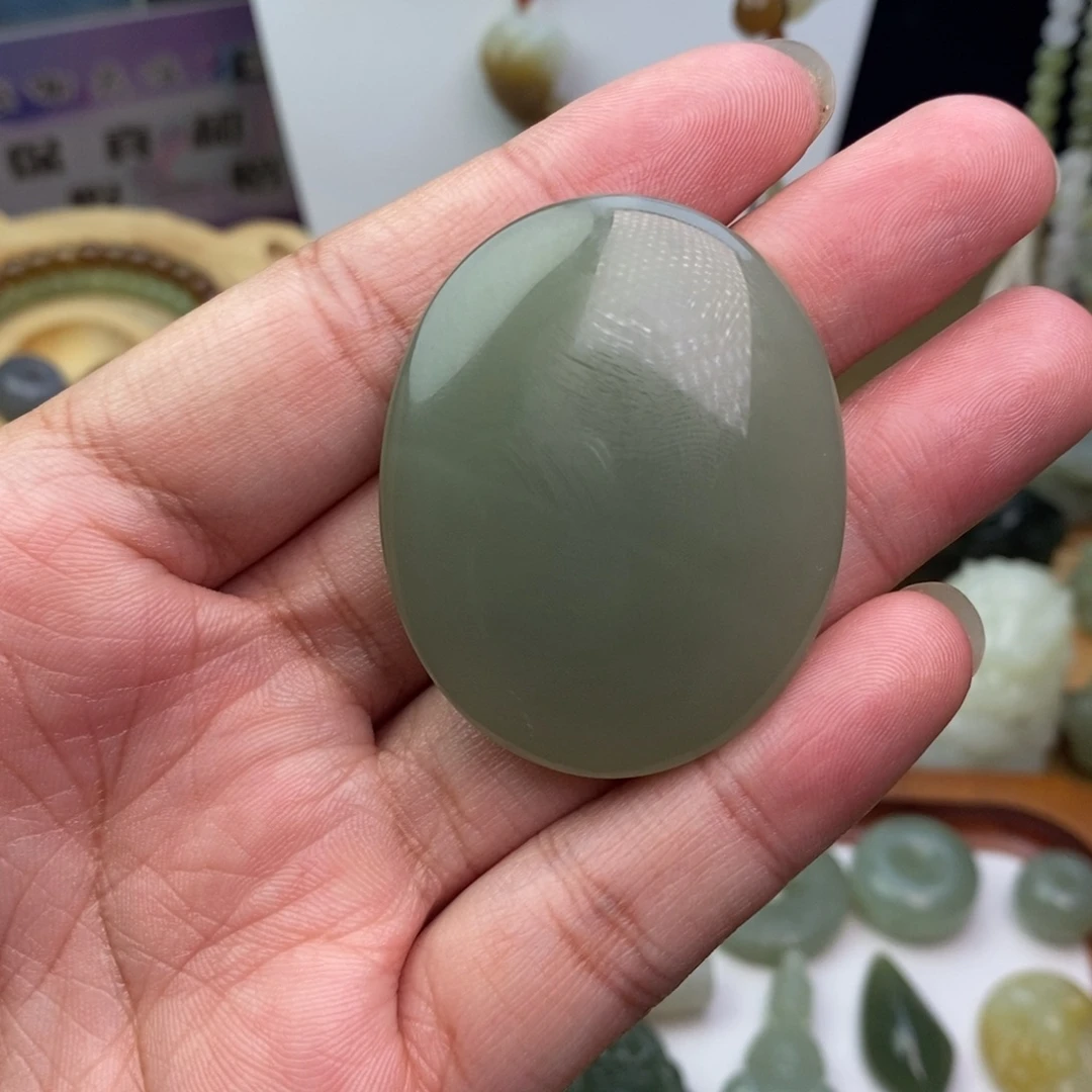 和田玉未镶嵌颈饰有水线介意慎拍