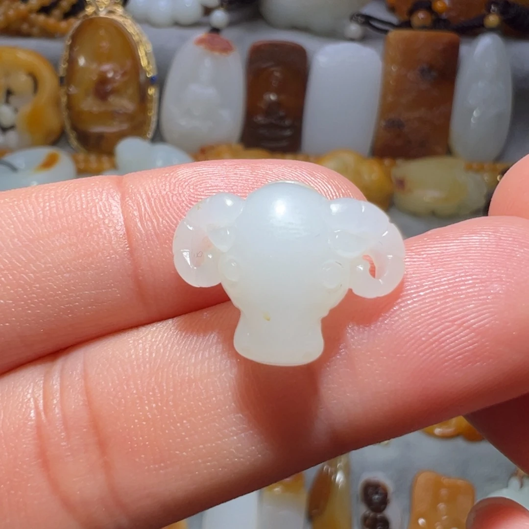 和田玉未镶嵌挂件