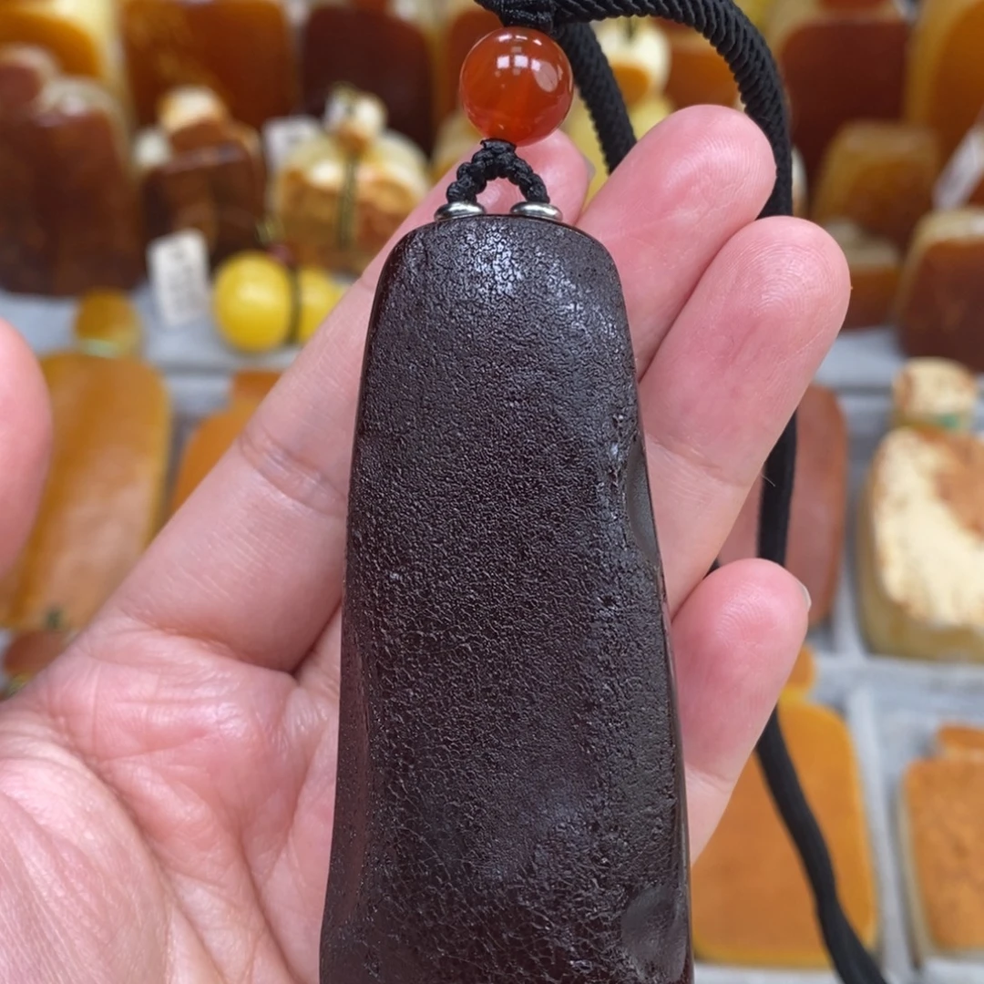 蜜蜡未镶嵌珠宝奇石