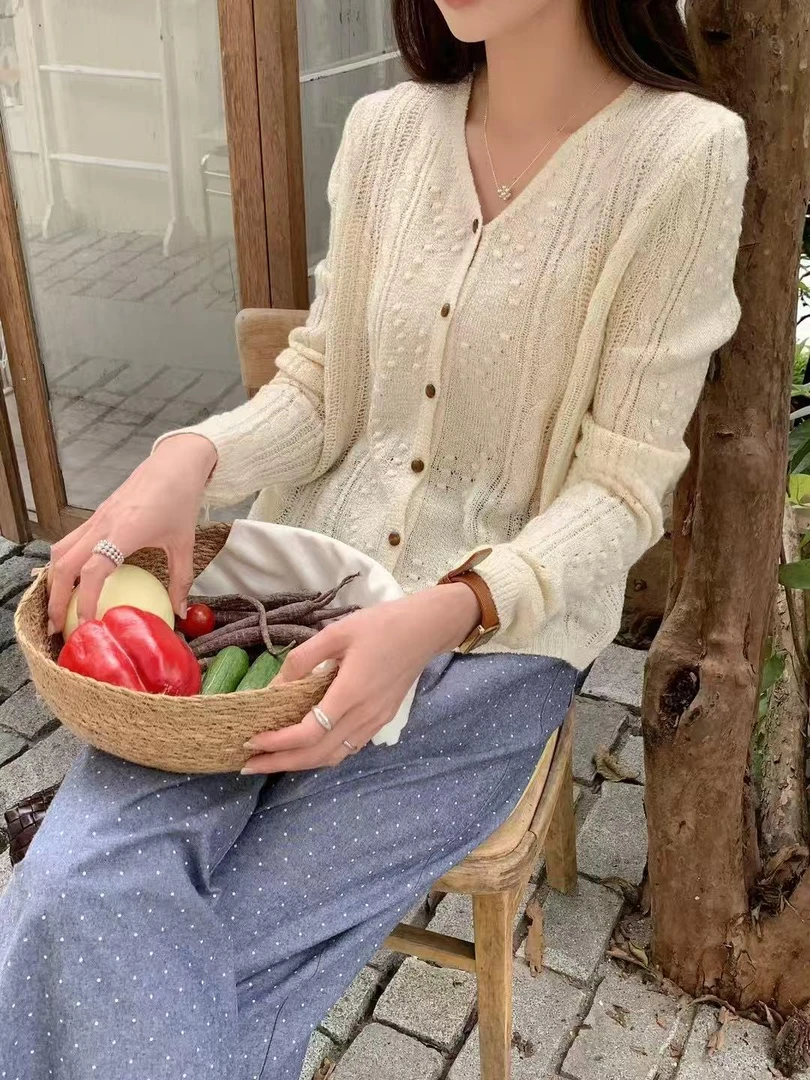 【羽奢时尚】简韩气质百搭V领点点开衫针织8520