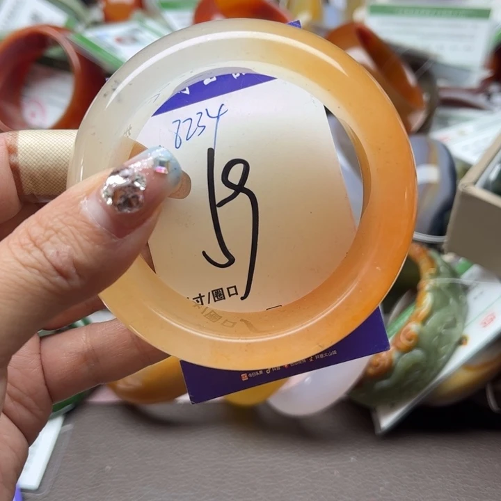 石英质玉手镯未镶嵌