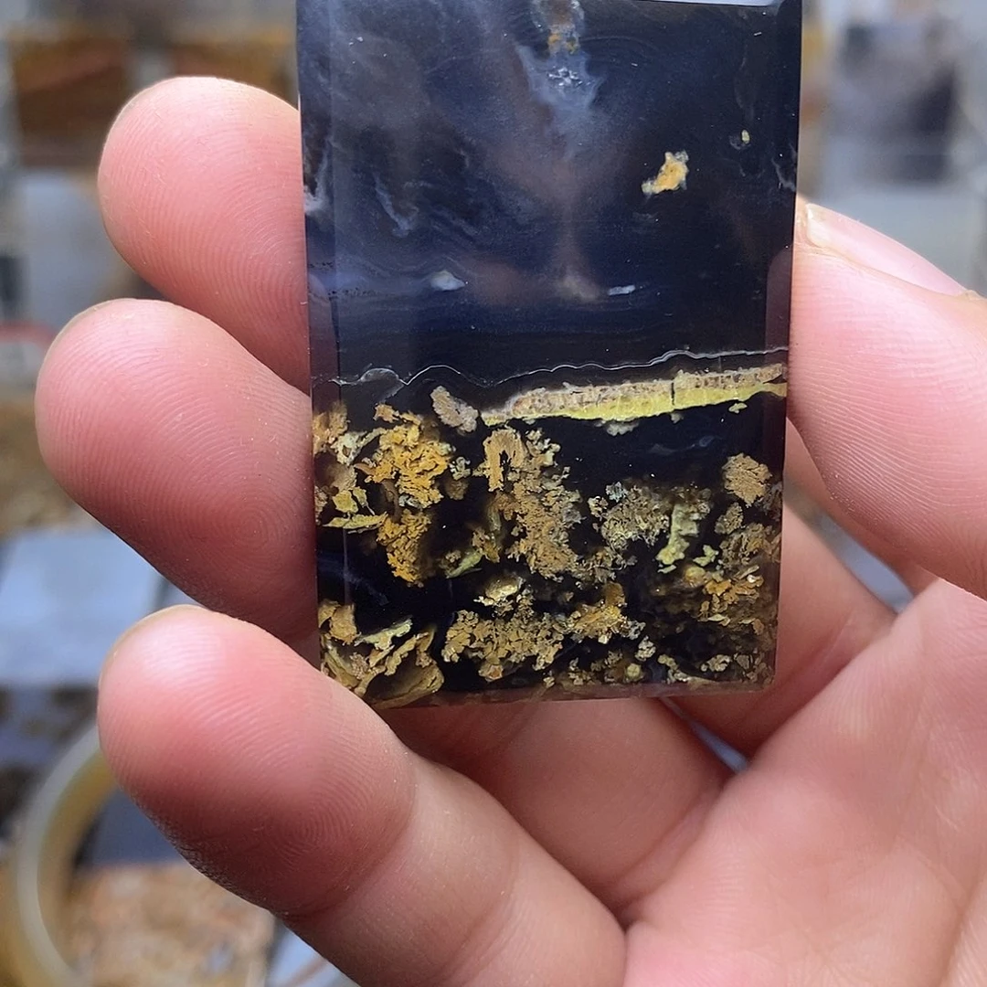 哈****玛瑙/玉髓未镶嵌珠宝半成品
