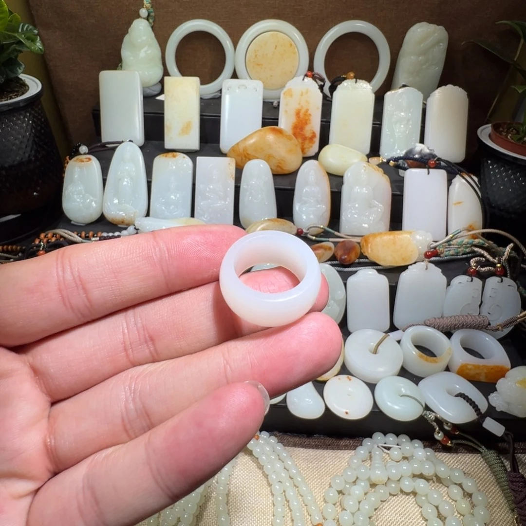 和田玉戒指未镶嵌?*萍