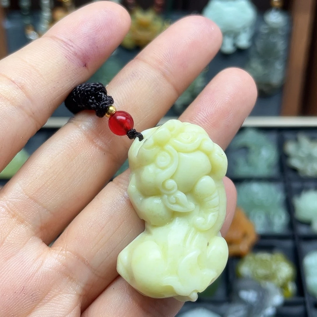 蛇纹石玉未镶嵌颈饰