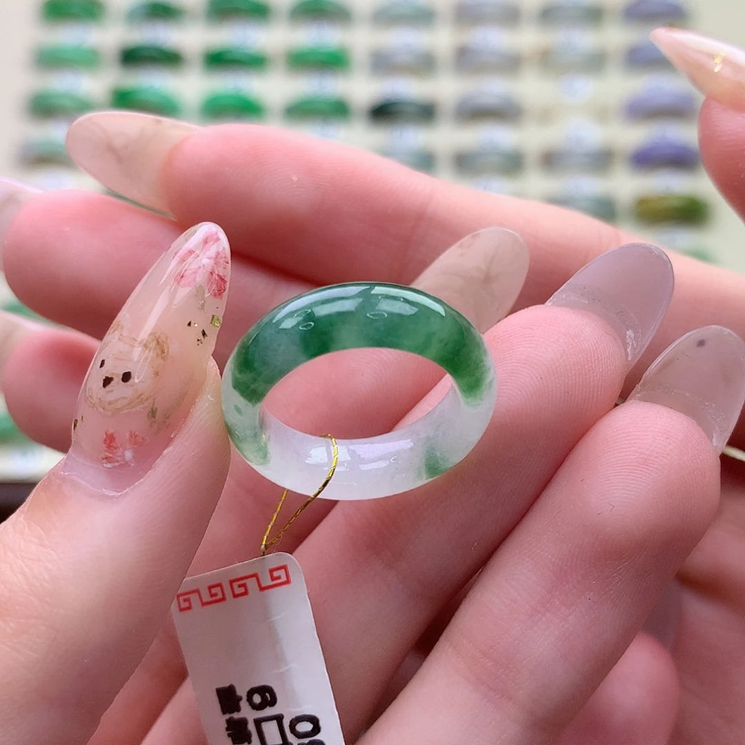 翡翠未镶嵌戒圈港9