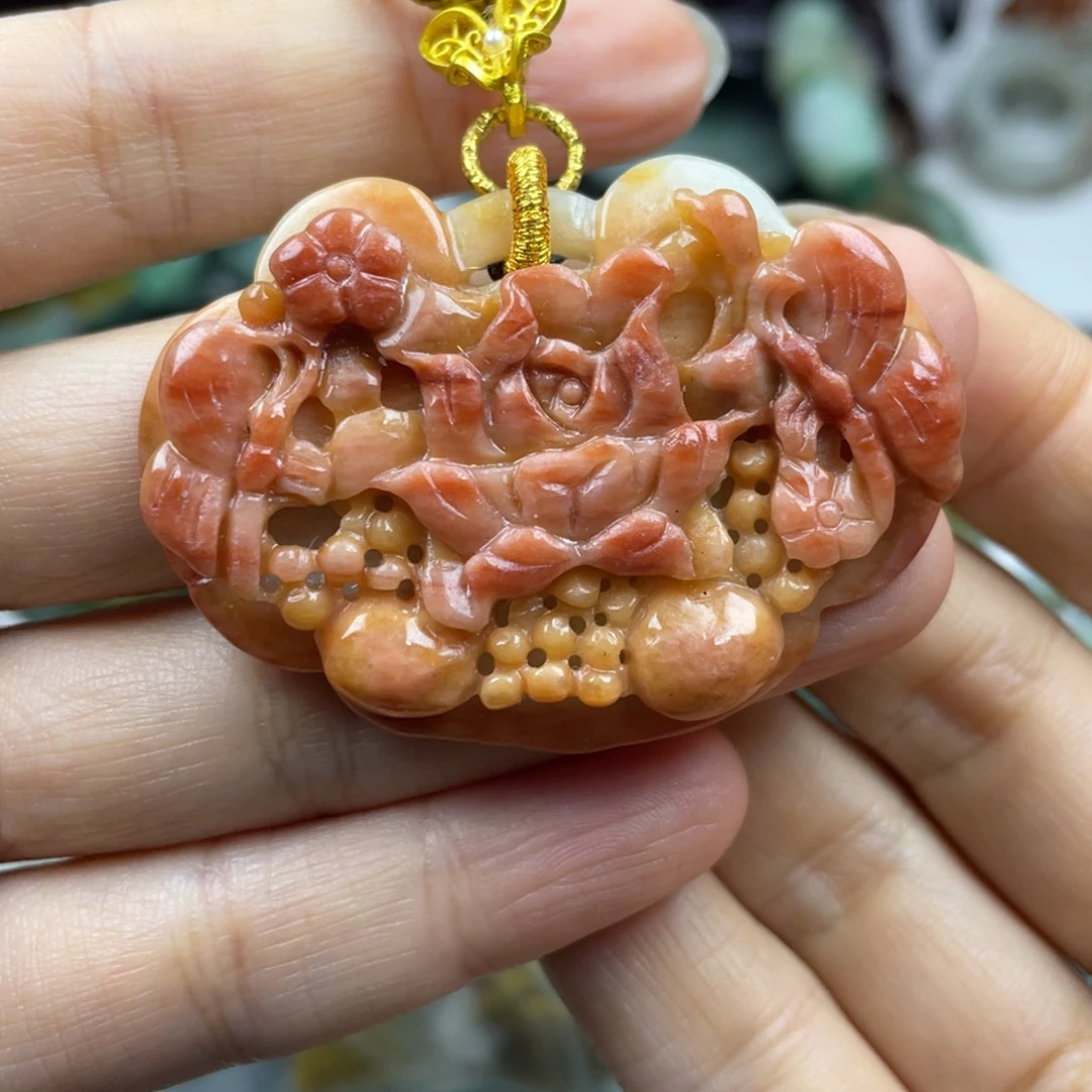 翡翠未镶嵌颈饰牌子