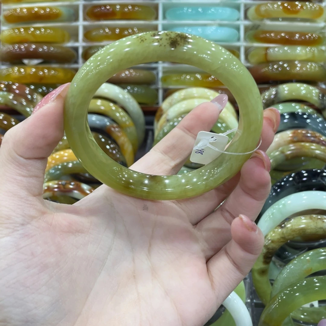 蛇纹石玉未镶嵌手镯
