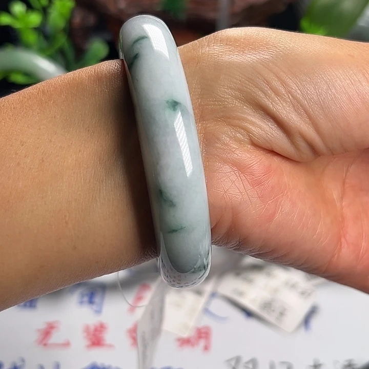 翡翠未镶嵌手镯纯天然缅甸A货翡翠牛奶底飘花双十二福利58.2