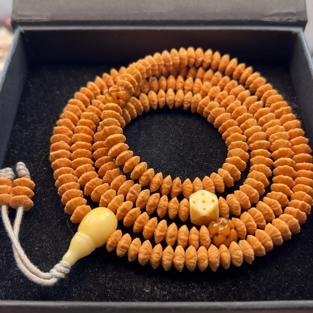 玉***祥莲花菩提吊坠蝶翊