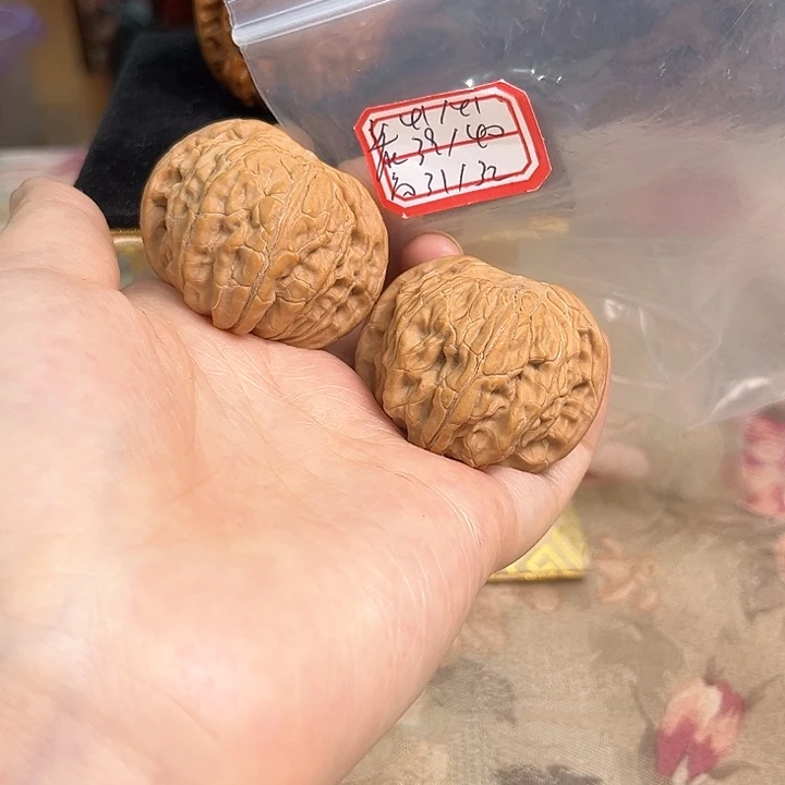 文玩核桃把件磨盘